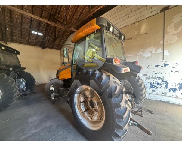 Foto de TRATOR VALTRA BM110 ANO 2009