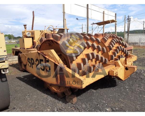 Foto de ROLO COMPACTADOR TEMA TERRA SP255 – ANO 1987