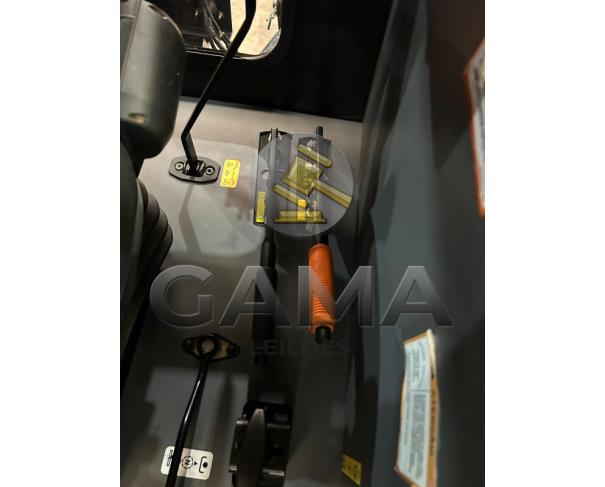 Foto de TRATOR YANMAR SOLIS 90 - ANO 2023 CABINADO