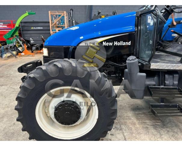 Foto de TRATOR NEW HOLLAND TL75E 4X4 - ANO 2005
