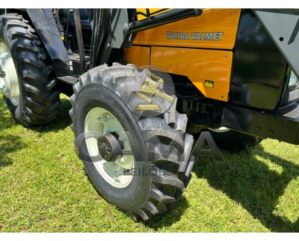 Foto de TRATOR VALTRA 985S - ANO 2002 C/ LÂMINA STARA
