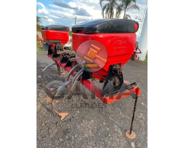 Foto de ADUBADEIRA CULTIVADOR BALDAN 7 HASTES 