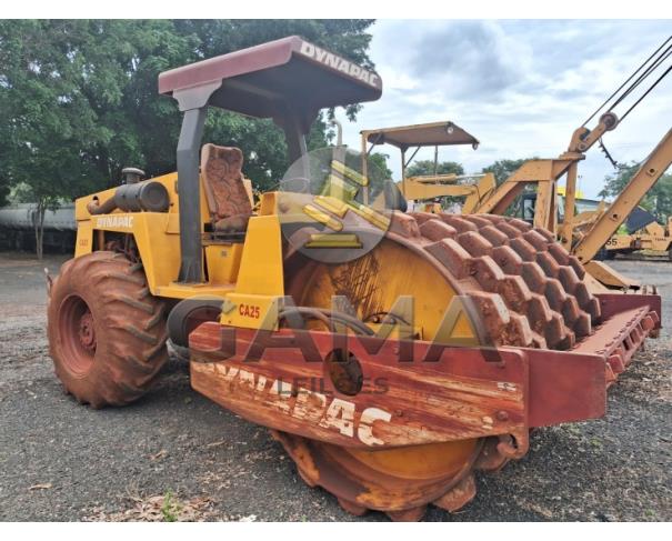 Foto de ROLO COMPACTADOR DYNAPAC CA25 – ANO 1995