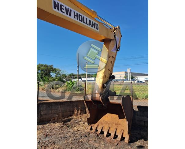 Foto de ESCAVADEIRA NEW HOLLAND E215B – ANO 2010
