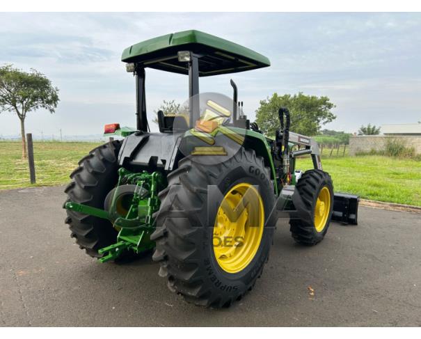 Foto de TRATOR JOHN DEERE 5605 – ANO 2008 C/ CONJUNTO MARISPAN