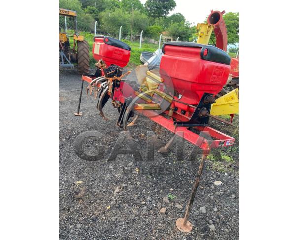 Foto de ADUBADEIRA CULTIVADOR BALDAN 7 HASTES 