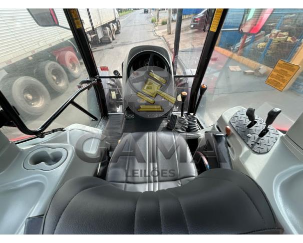 Foto de TRATOR MASSEY FERGUSON 4290 - ANO 2013