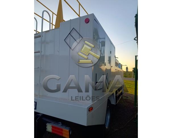 Foto de MERCEDES BENZ 1718 - ANO 2010 ACOPLADO COM COMBOIO DE LUBRIFICAÇÃO E ABASTECIMENTO GASCOM PRESSOLUB