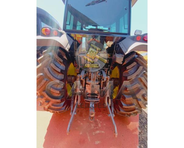 Foto de TRATOR VALTRA BM100 – ANO 2012