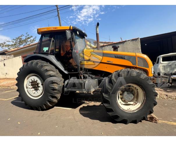 Foto de TRATOR VALTRA BH180 - ANO 2013