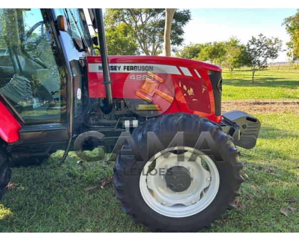Foto de TRATOR MASSEY FERGUSON 4283 - ANO 2012