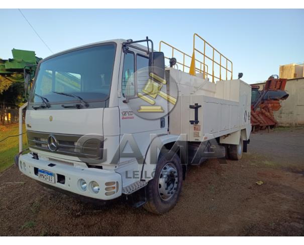 Foto de MERCEDES BENZ 1718 - ANO 2010 ACOPLADO COM COMBOIO DE LUBRIFICAÇÃO E ABASTECIMENTO GASCOM PRESSOLUB