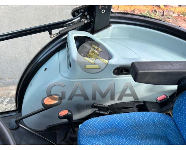 Foto de TRATOR NEW HOLLAND TL75E 4X4 CABINADO - ANO 2019