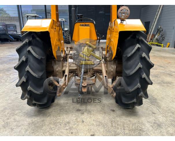Foto de TRATOR VALMET 65ID - ANO 1982 REVISADO