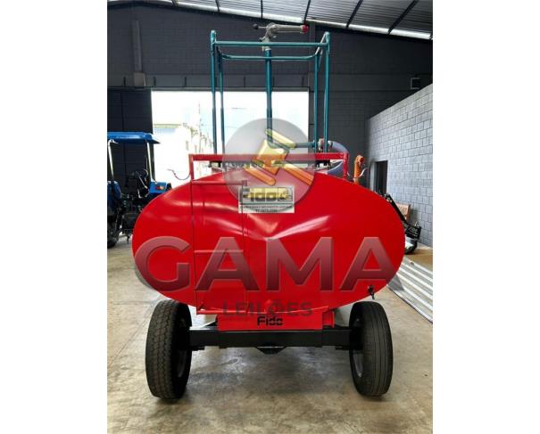 Foto de CARRETA TANQUE 4.200 LTS FIDO C/ KIT MULTITAREFA