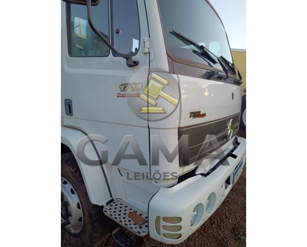 Foto de MERCEDES BENZ 1718 - ANO 2010 ACOPLADO COM COMBOIO DE LUBRIFICAÇÃO E ABASTECIMENTO GASCOM PRESSOLUB