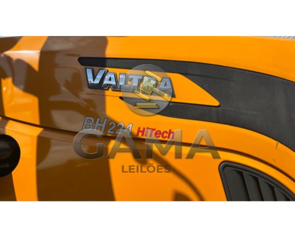 Foto de TRATOR VALTRA BH224 – ANO 2022