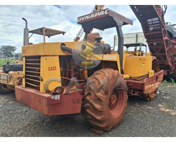 Foto de ROLO COMPACTADOR DYNAPAC CA25 – ANO 1995