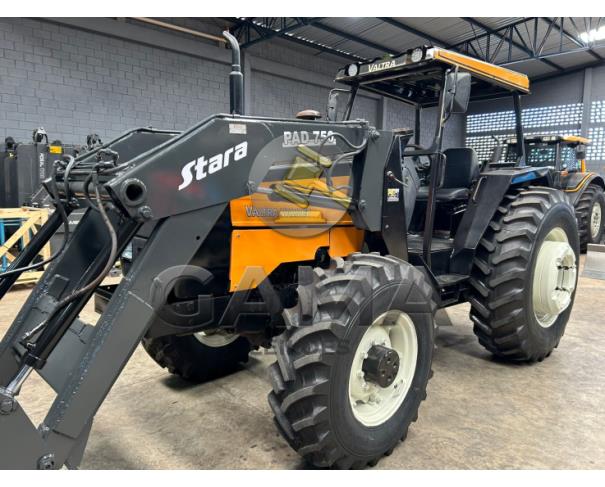 Foto de TRATOR VALTRA 985S 4X4 - ANO 2002 C/ LÂMINA STARA