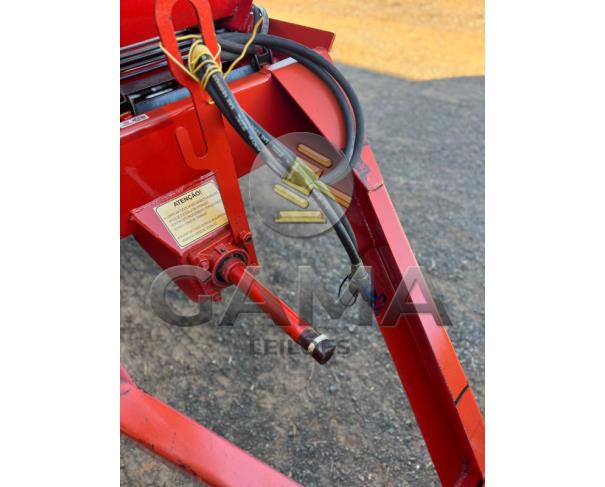 Foto de DISTRIBUIDOR DE CALCÁRIO DFH 6.000 kG