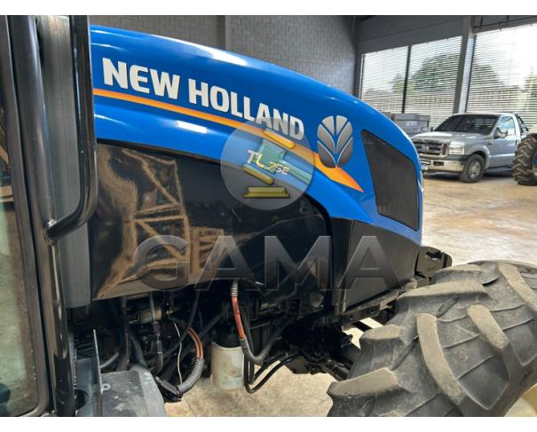 Foto de TRATOR NEW HOLLAND TL75E 4X4 CABINADO - ANO 2019