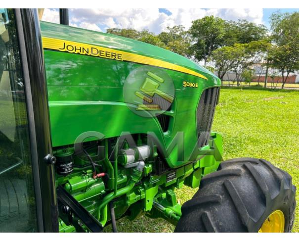 Foto de TRATOR JOHN DEERE 5090E – ANO 2015