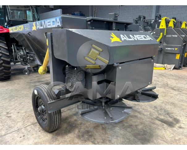 Foto de DISTRIBUIDOR DE CALCÁRIO ALMEIDA 3.000 KG (NOVO)