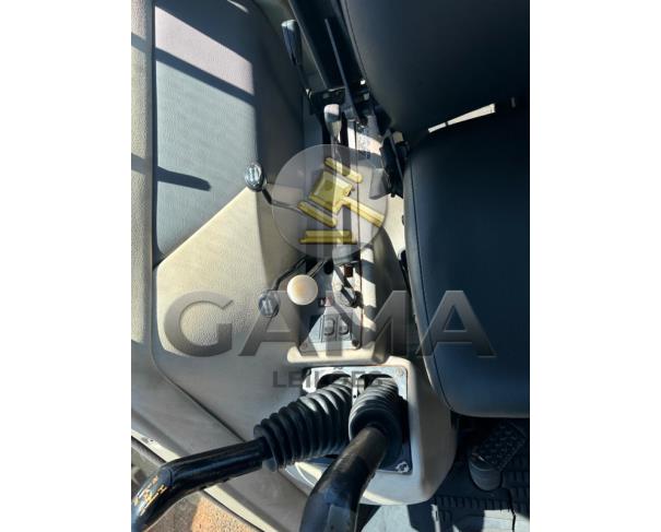 Foto de TRATOR VALTRA BH145 - ANO 2013