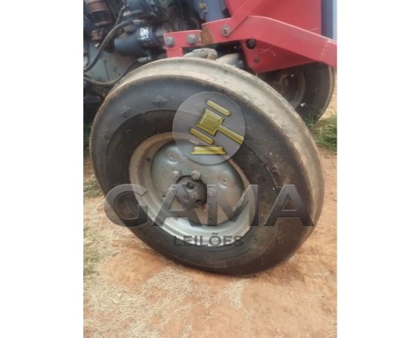 Foto de TRATOR MASSEY FERGUSON 275 – ANO 1980