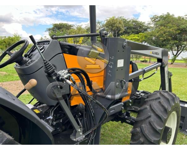 Foto de TRATOR VALTRA BL88 - ANO 2008 C/ LÂMINA ALMEIDA (NOVA)