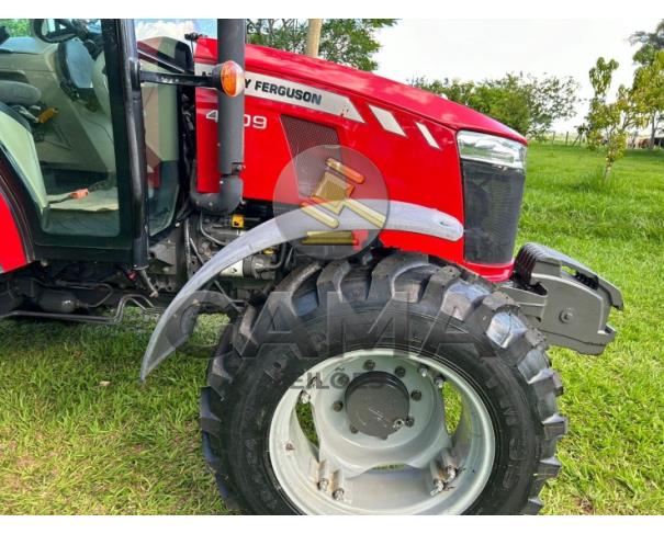 Foto de TRATOR MASSEY FERGUSON 4709 - ANO 2020