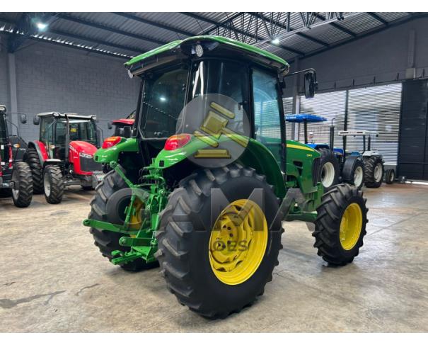 Foto de TRATOR JOHN DEERE 5085 - ANO 2015/2016