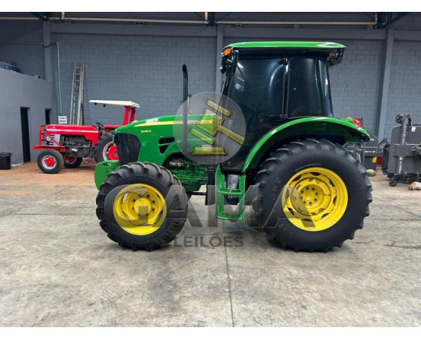 Foto de TRATOR JOHN DEERE 5085 - ANO 2015/2016