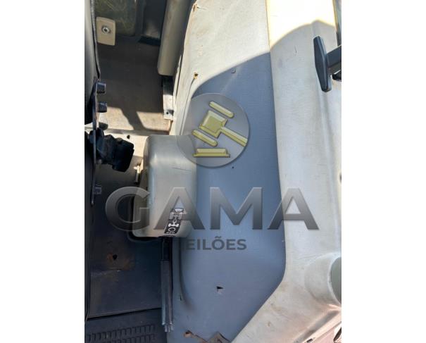 Foto de TRATOR VALTRA BH145 - ANO 2013