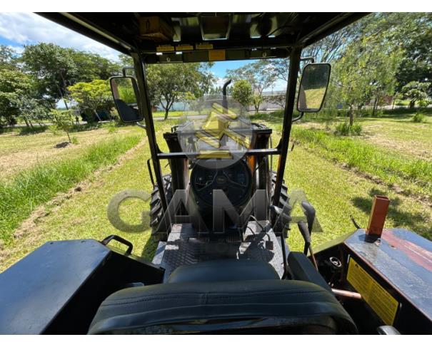 Foto de TRATOR VALTRA 985S - ANO 2002 C/ LÂMINA STARA