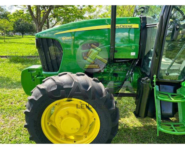 Foto de TRATOR JOHN DEERE 5090E – ANO 2015