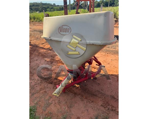 Foto de ADUBADEIRA VINCON 600 COM CARDAN – PRONTA PARA TRABALHO