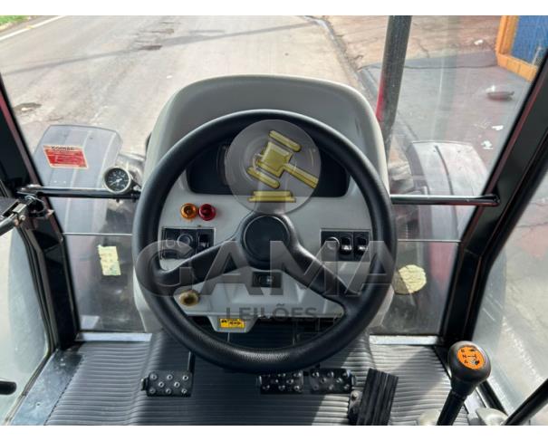 Foto de TRATOR MASSEY FERGUSON 4290 - ANO 2013