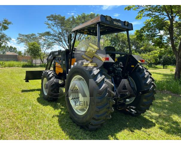 Foto de TRATOR VALTRA 985S - ANO 2002 C/ LÂMINA STARA