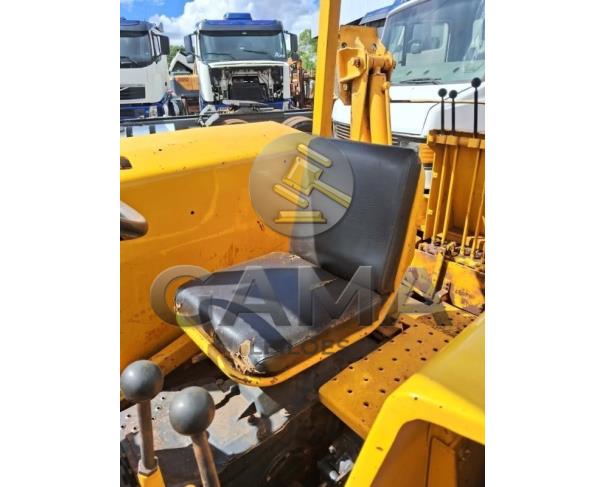 Foto de RETROESCAVADEIRA MF 275