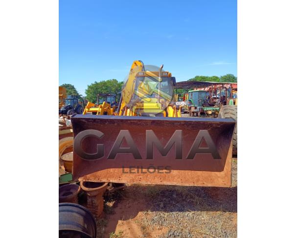 Foto de RETROESCAVADEIRA JCB