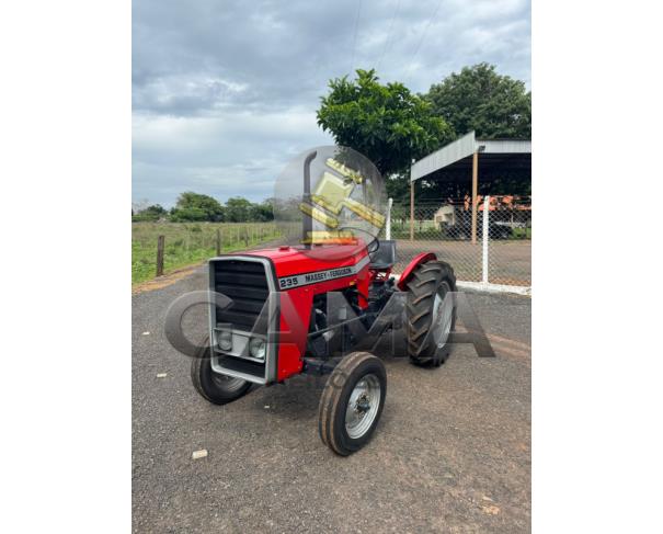 Foto de TRATOR MASSEY FERGUSON 235 - ANO 1981