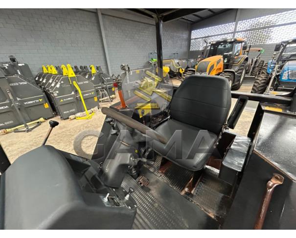 Foto de TRATOR VALTRA 985S 4X4 - ANO 2002 C/ LÂMINA STARA