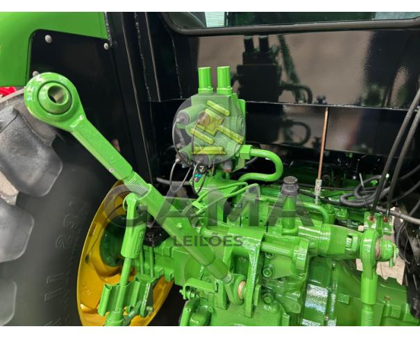 Foto de TRATOR JOHN DEERE 5085 - ANO 2015/2016
