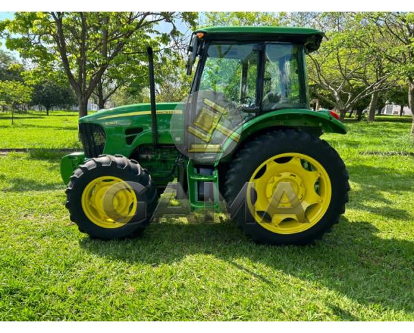 Foto de TRATOR JOHN DEERE 5090E – ANO 2015