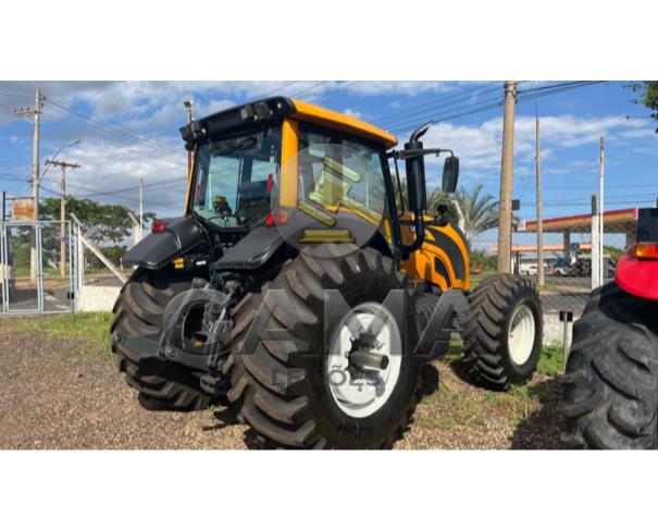 Foto de TRATOR VALTRA BH224 – ANO 2022