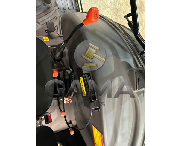 Foto de TRATOR YANMAR SOLIS 90 - ANO 2023 CABINADO