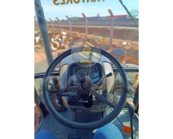 Foto de TRATOR CASE 80 FARMALL - ANO 2014