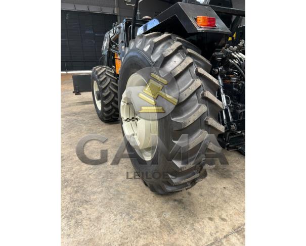 Foto de TRATOR VALTRA 985S 4X4 - ANO 2002 C/ LÂMINA STARA