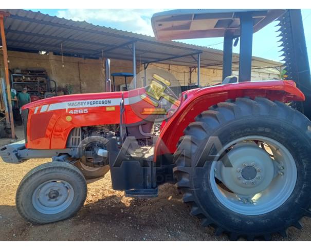 Foto de TRATOR MASSEY FERGUSON 4265 - ANO 2011